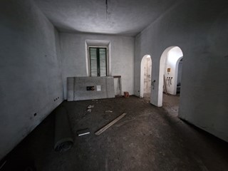 Casa Indipendente in Vendita a Lucca, zona Arancio, 1'500'000&euro;, 370 m², con Box