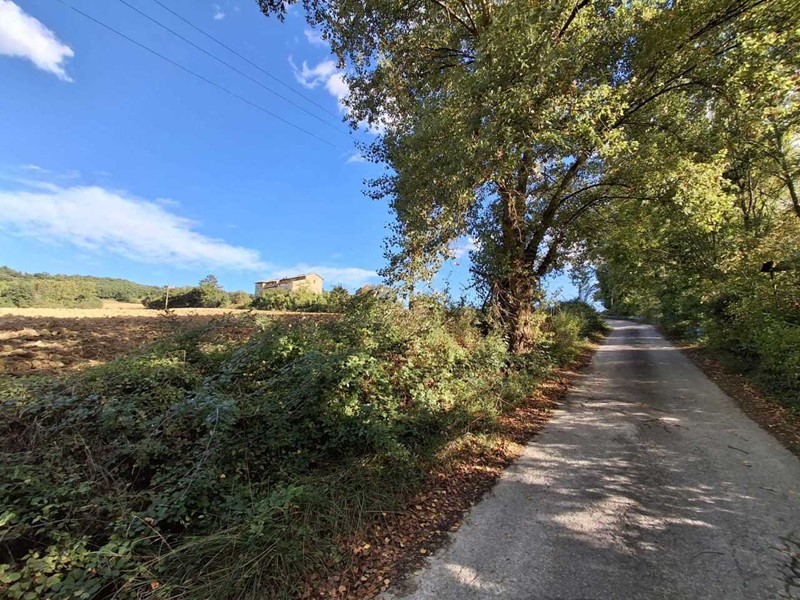 Rustico in Vendita a Perugia, 900'000€, 1000 m²