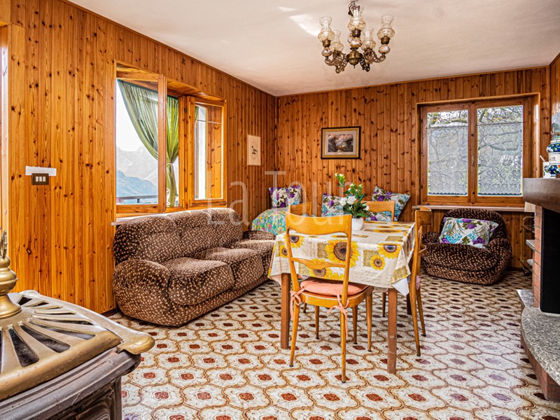 Casa Indipendente in Vendita a Challand Saint Victor, 105'000€, 110 m²