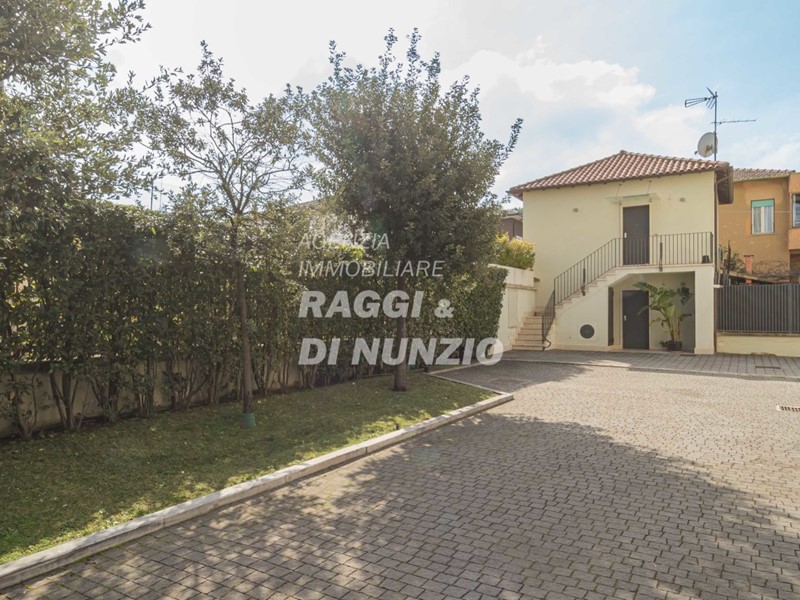 Ufficio in Affitto a Grottaferrata, 700€, 30 m², arredato