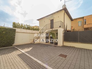 Ufficio in Affitto a Grottaferrata, 700€, 30 m², arredato