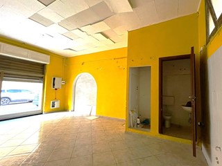 Immobile commerciale in Affitto a Sassari, 700€, 45 m²