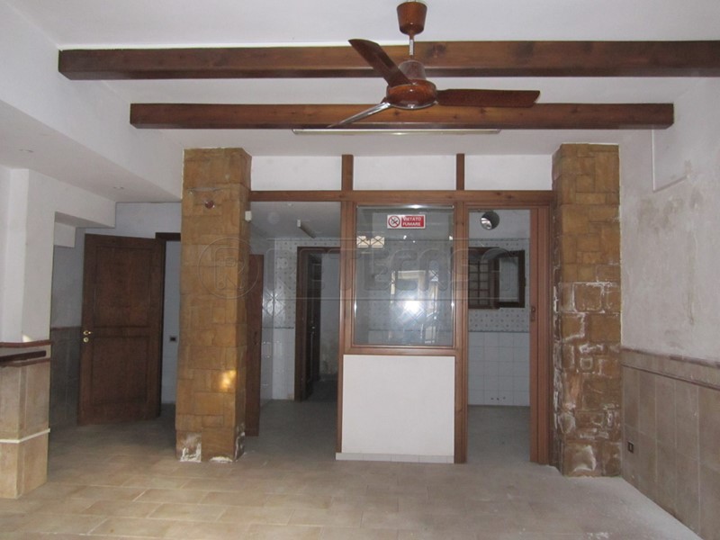 Immobile commerciale in Vendita a Palermo, 60'000€, 60 m²