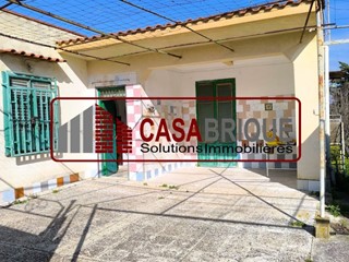 Casale in Vendita a Ventimiglia di Sicilia, 45'000€, 70 m²