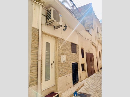 Casa Indipendente in Vendita a Capurso, 85'000€, 75 m²