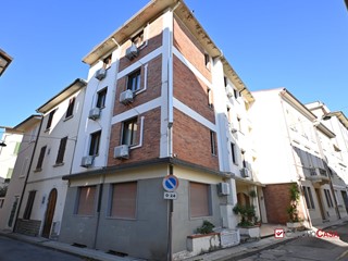 Immobile commerciale in Vendita a Montecatini Terme, 500 m²