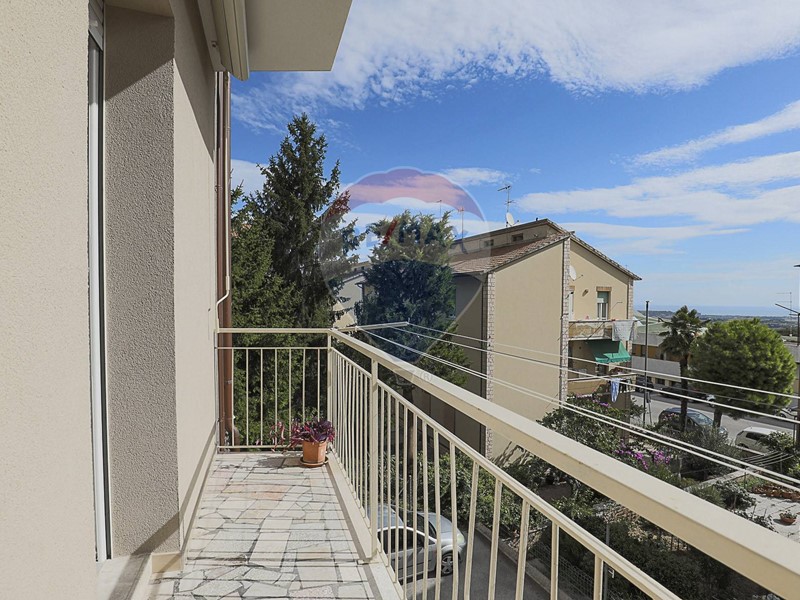 Quadrilocale in Vendita a Recanati, 155'000€, 137 m²