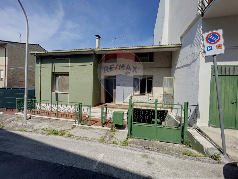 Casa Indipendente in Vendita a Arielli, 60'000€, 88 m²