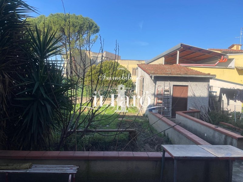 Casa Indipendente in Vendita a Campi Bisenzio, 295'000€, 150 m²