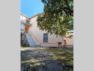 Casa Indipendente in Vendita a Massa, zona Ortola, 75'000&euro;, 75 m²