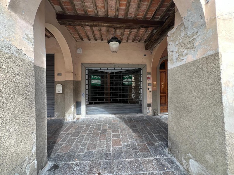 Immobile commerciale in Vendita a Cascina, 45'000€, 38 m²