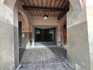 Immobile commerciale in Vendita a Cascina, 45'000€, 38 m²