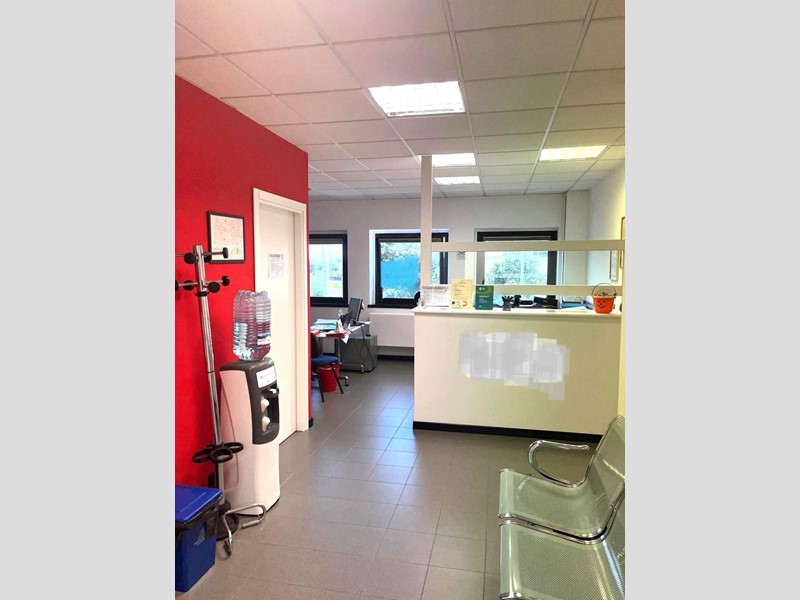 Ufficio in Vendita a Capannori, zona Lammari, 130'000€, 85 m²