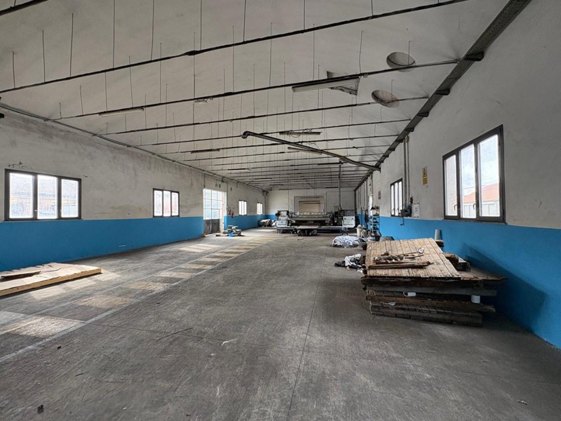 Capannone in Affitto a Santa Croce sull'Arno, 5'000€, 1200 m²