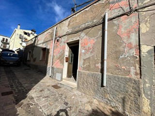 Casa Indipendente in Vendita a Portoscuso, 75'000€, 160 m²