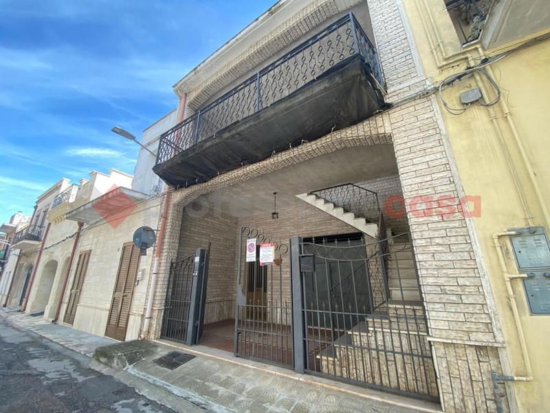 Casa Indipendente in Vendita a Sava, 160'000€, 220 m²