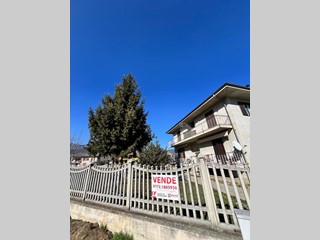 Trilocale in Vendita a Dronero, 160'000€, 110 m²
