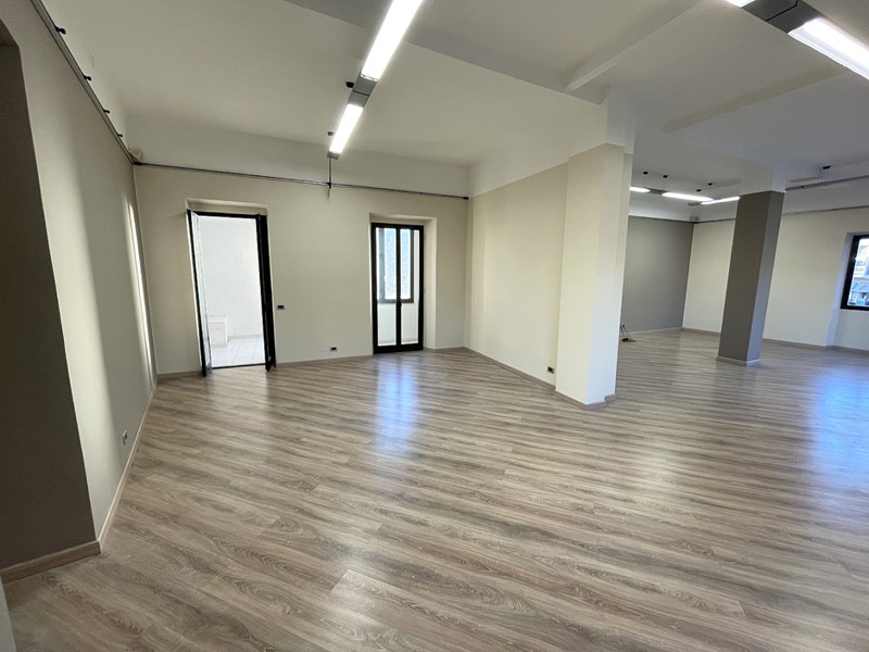 Immobile commerciale in Vendita a Sanremo, 250'000€, 90 m²