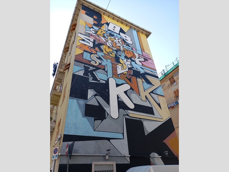 Appartamento in Vendita a Genova, 59'000€, 71 m²