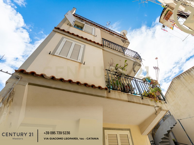 Quadrilocale in Vendita a Roccalumera, 117'000€, 90 m², arredato, con Box