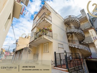 Quadrilocale in Vendita a Roccalumera, 117'000€, 90 m², arredato, con Box