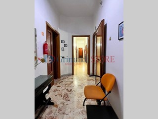 Immobile commerciale in Vendita a Cavallino, 350'000€, 405 m²