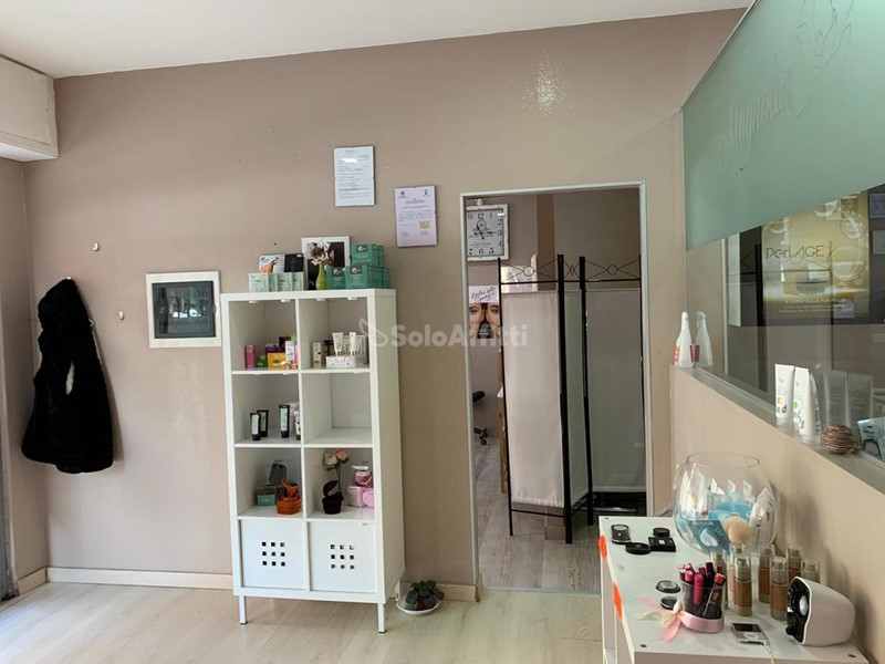 Capannone in Affitto a Latina, 550€, 50 m²