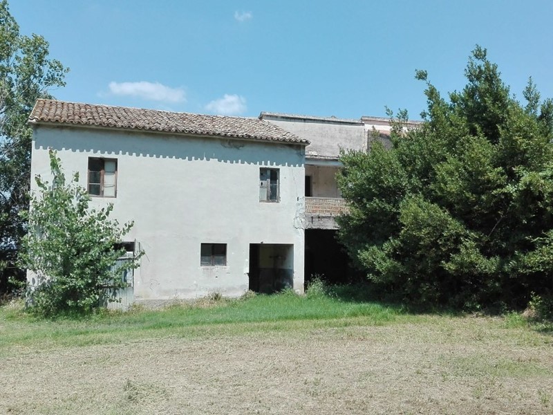 Casa Indipendente in Vendita a Controguerra, 80'000&euro;, 220 m²