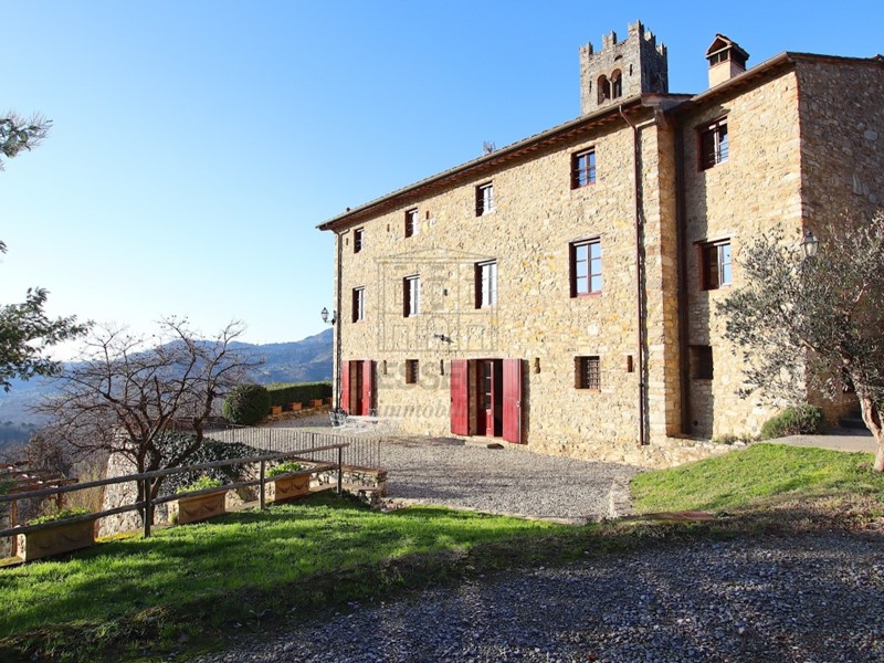 Casale in Vendita a Lucca, 2'100'000€, 500 m²