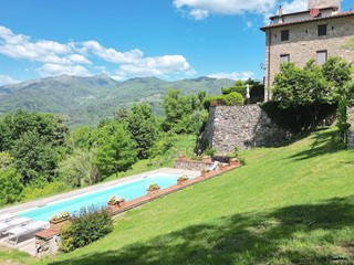 Casale in Vendita a Lucca, 2'100'000€, 500 m²