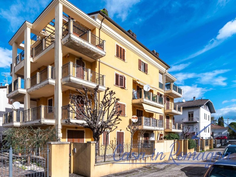Trilocale in Vendita a Rimini, zona Corpolo', 210'000€, 92 m², con Box