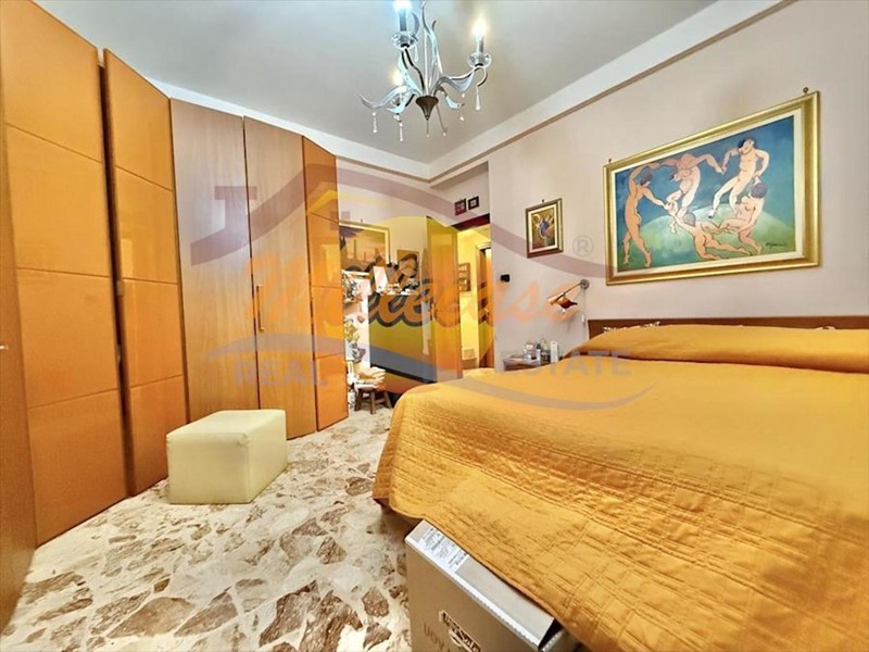 Appartamento in Vendita a Siracusa, zona Panagia, 90'000&euro;, 125 m²