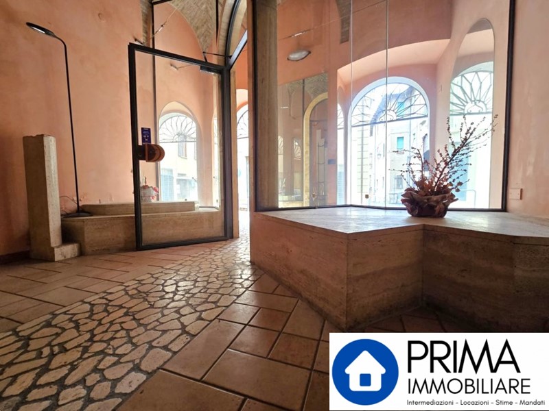 Negozio in Vendita a Terni, 65'000€, 65 m²