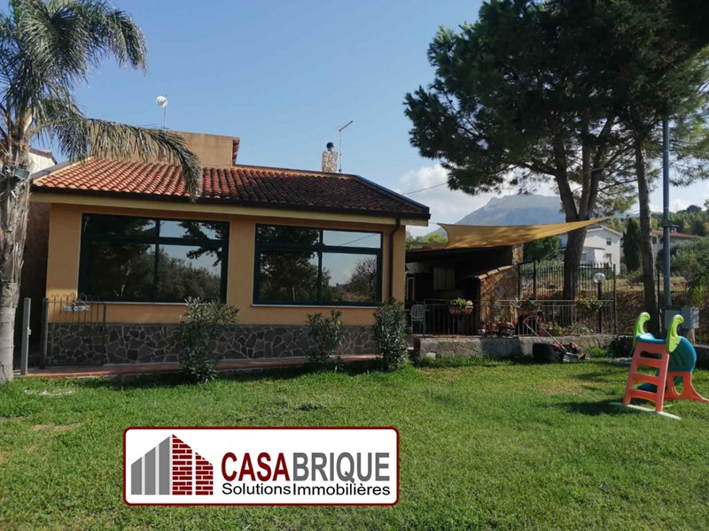 Villa in Vendita a Altavilla Milicia, 179'000€, 120 m²