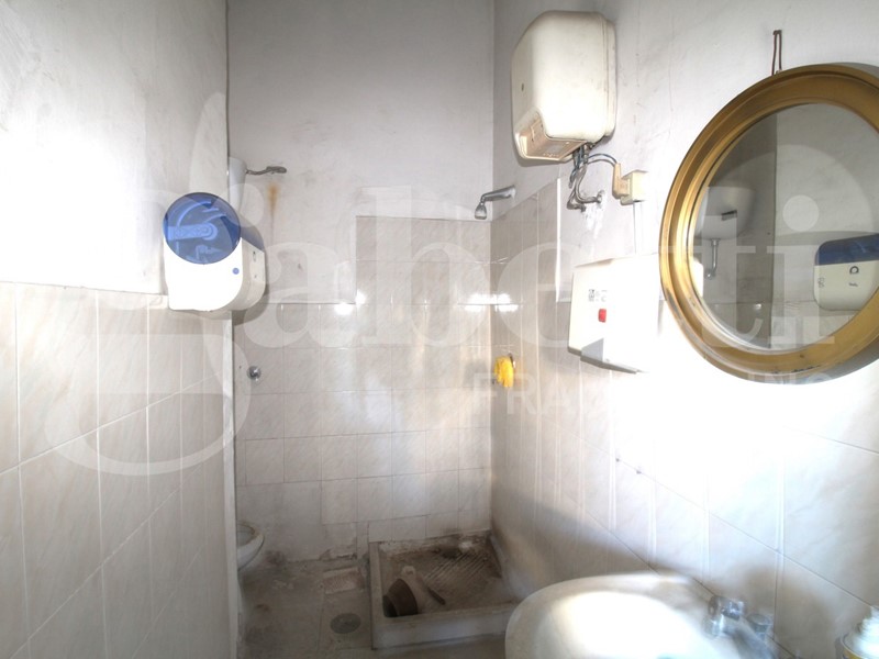 Negozio in Vendita a Arzano, 350'000€, 522 m²