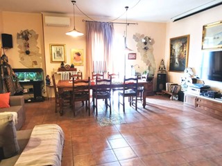 Appartamento in Vendita a Foggia, 169'000&euro;, 155 m²
