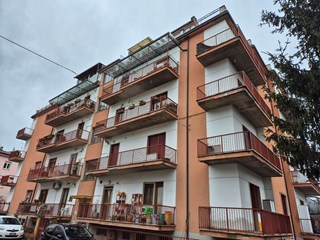 Quadrilocale in Vendita a Teramo, zona Teramo (TE), 100'000€, 150 m²