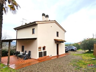 Villa in Vendita a Casole d'Elsa, 350'000€, 100 m²