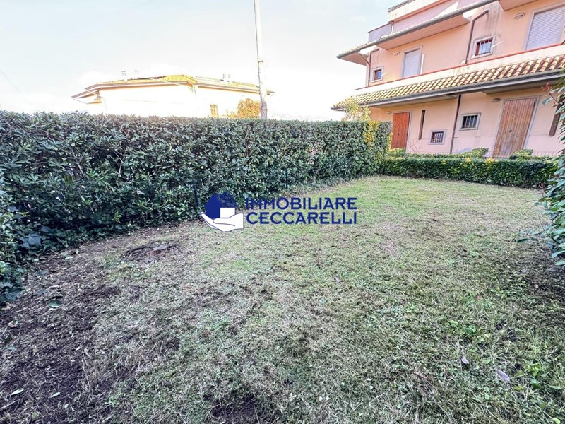 Villetta a schiera in Vendita a Massa, zona Ronchi, 265'000€, 85 m², arredato