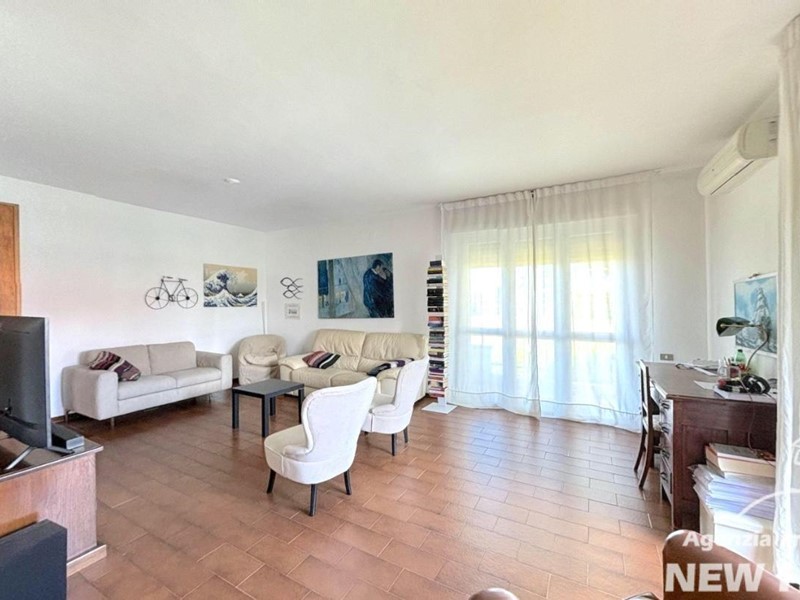 Appartamento in Vendita a Pisa, 410'000€, 160 m², con Box