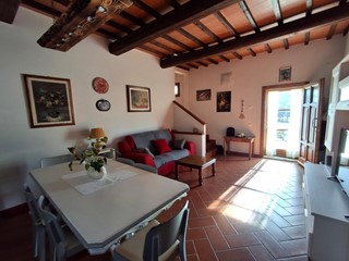 Casale in Vendita a Vinci, 295'000€, 130 m²