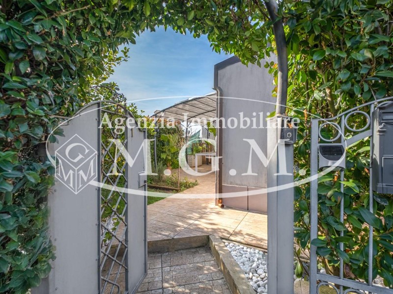 Casa Indipendente in Vendita a Cascina, zona San Frediano a Settimo, 275'000€, 94 m², arredato