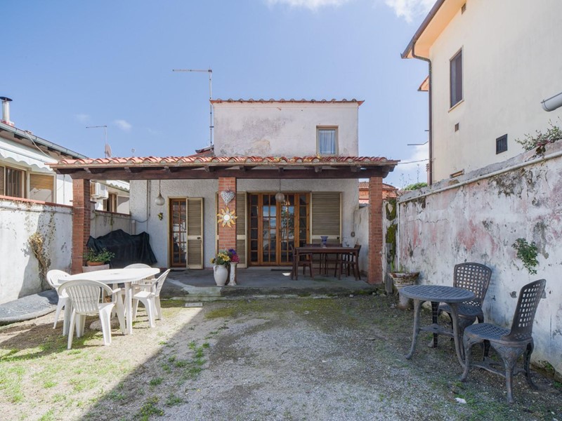 Casa Indipendente in Affitto a Pisa, zona Marina di Pisa, 1'300€, 60 m², arredato