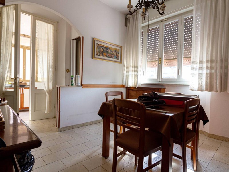 Villa in Vendita a Cascina, zona Casciavola, 240'000€, 250 m², con Box