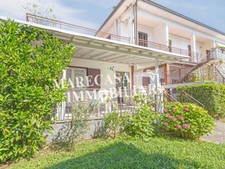 Quadrilocale in Vendita a Ameglia, zona Bocca di Magra, 270'000€, 68 m²