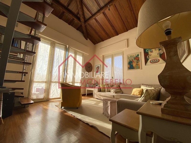 Appartamento in Vendita a Viareggio, 430'000€, 151 m², arredato