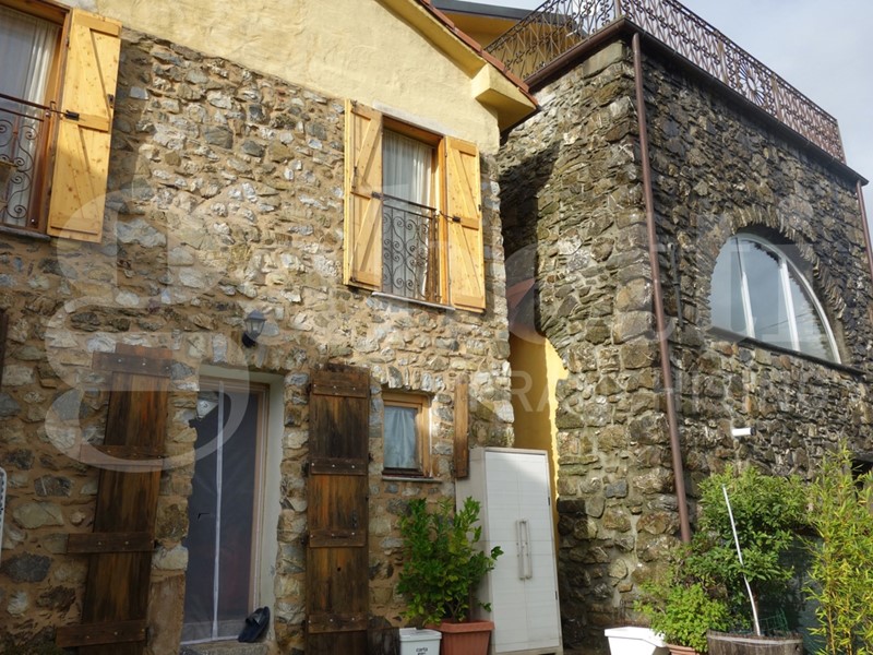 Villa in Vendita a Sesta Godano, 160'000€, 120 m², arredato