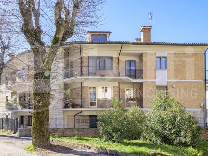 Appartamento in Vendita a Gubbio, 185'000&euro;, 175 m²