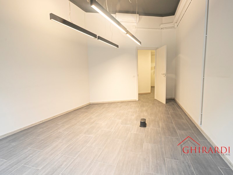 Immobile commerciale in Affitto a Genova, zona Sestri Ponente, 1'250€, 100 m²