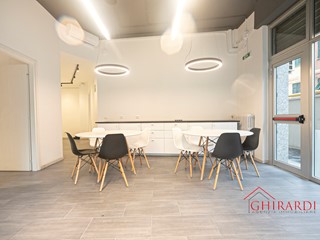 Immobile commerciale in Affitto a Genova, zona Sestri Ponente, 1'250€, 100 m²